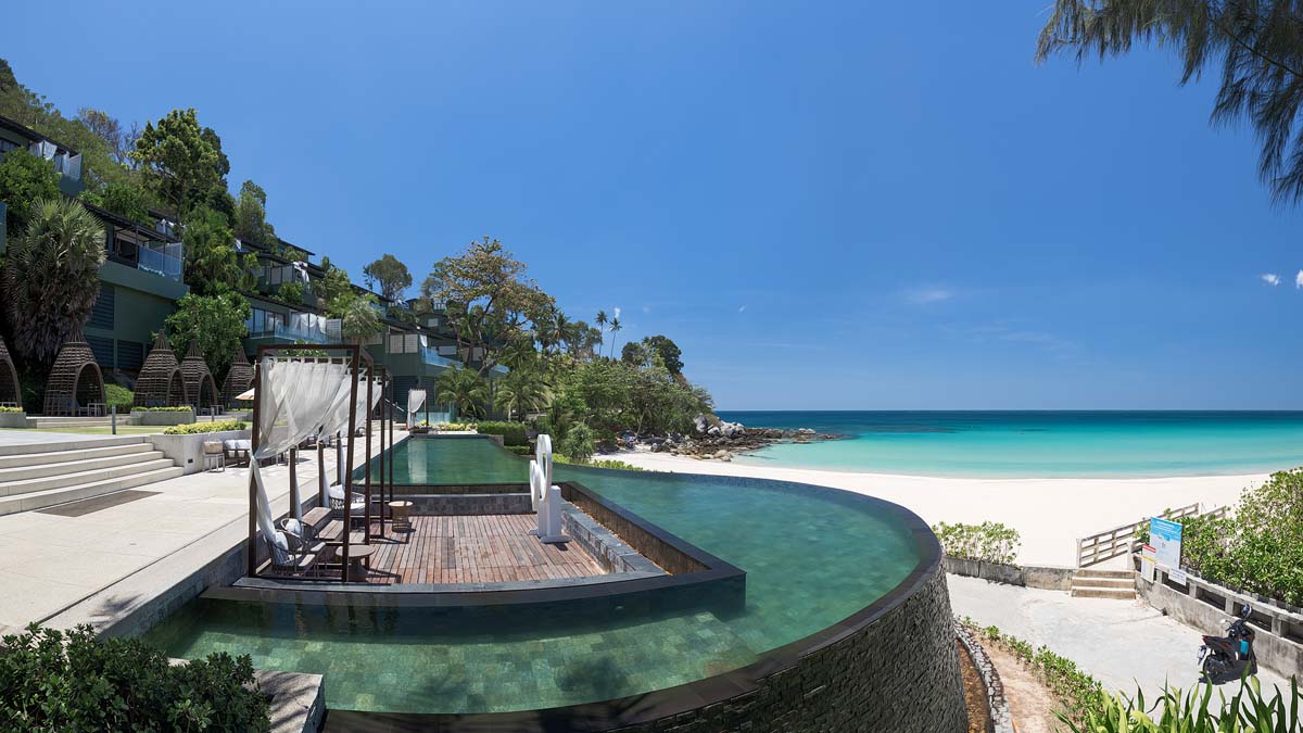Fantastic infinity pool with a view towards Kata Noi beach in Phuket