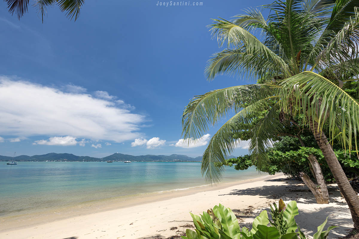Shot of the turquoise waters and white sand of Khao khad beach